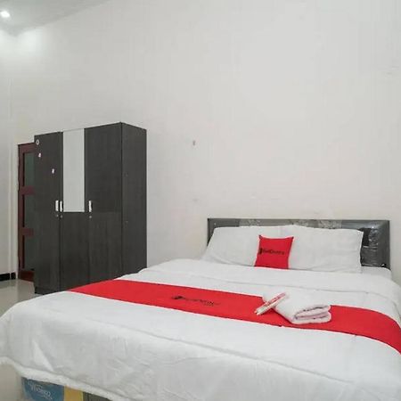 Hotel Reddoorz Syariah Near Syamsudin Noor Airport 4 Banjarbaru Exterior foto